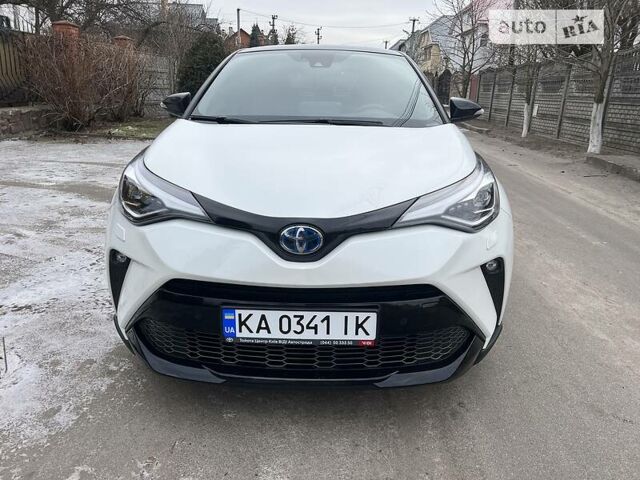 Белый Тойота C-HR, объемом двигателя 2 л и пробегом 36 тыс. км за 30500 $, фото 4 на Automoto.ua