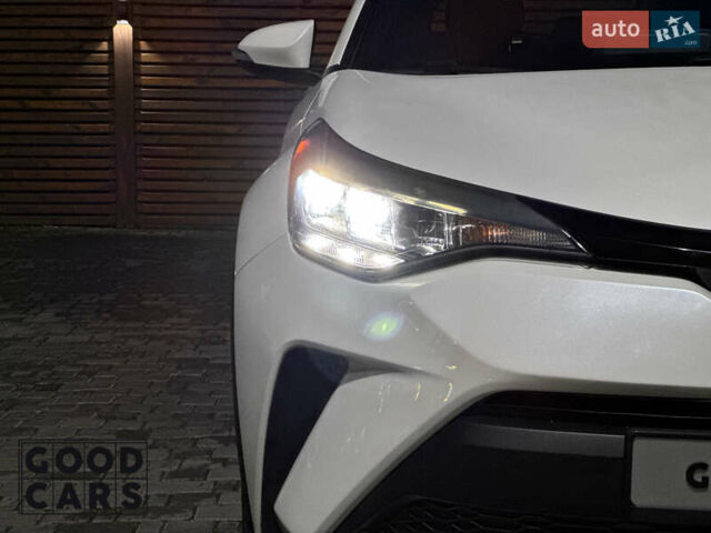 Белый Тойота C-HR, объемом двигателя 2 л и пробегом 46 тыс. км за 22000 $, фото 9 на Automoto.ua