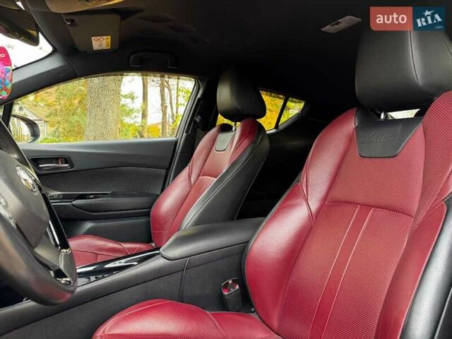 Белый Тойота C-HR, объемом двигателя 1.8 л и пробегом 79 тыс. км за 26290 $, фото 18 на Automoto.ua