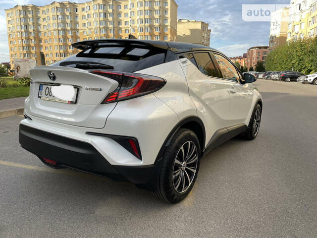 Білий Тойота C-HR, об'ємом двигуна 1.8 л та пробігом 54 тис. км за 27200 $, фото 13 на Automoto.ua