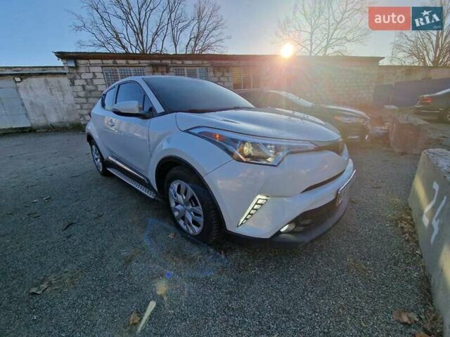Білий Тойота C-HR, об'ємом двигуна 1.99 л та пробігом 176 тис. км за 22000 $, фото 33 на Automoto.ua
