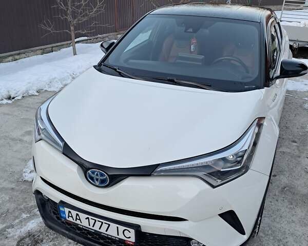 Білий Тойота C-HR, об'ємом двигуна 1.8 л та пробігом 58 тис. км за 28700 $, фото 29 на Automoto.ua
