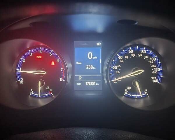 Білий Тойота C-HR, об'ємом двигуна 1.99 л та пробігом 176 тис. км за 22000 $, фото 6 на Automoto.ua