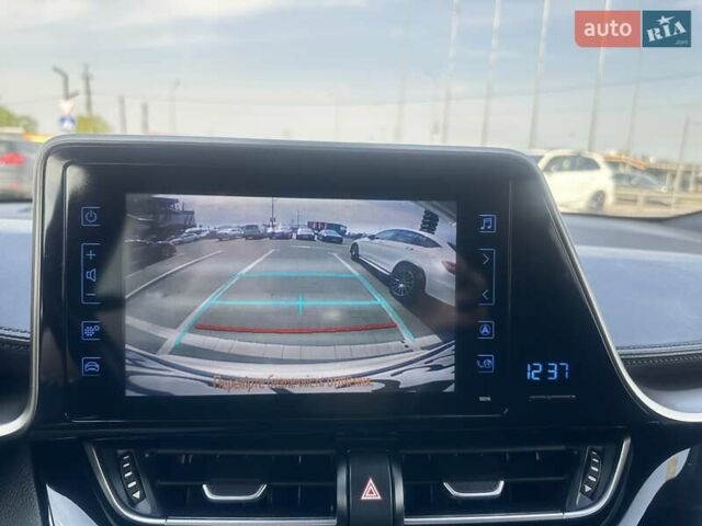 Білий Тойота C-HR, об'ємом двигуна 1.8 л та пробігом 92 тис. км за 25500 $, фото 4 на Automoto.ua