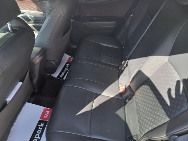 Белый Тойота C-HR, объемом двигателя 1.8 л и пробегом 113 тыс. км за 27480 $, фото 32 на Automoto.ua