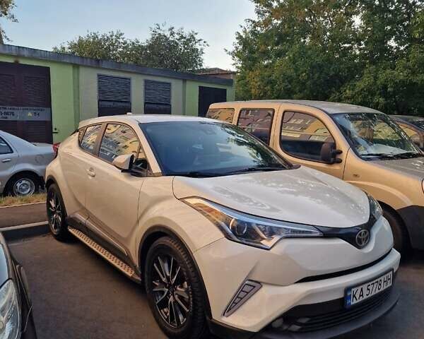 Білий Тойота C-HR, об'ємом двигуна 1.99 л та пробігом 176 тис. км за 22000 $, фото 25 на Automoto.ua