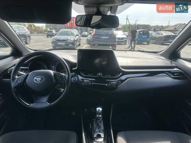 Білий Тойота C-HR, об'ємом двигуна 1.8 л та пробігом 92 тис. км за 25500 $, фото 1 на Automoto.ua