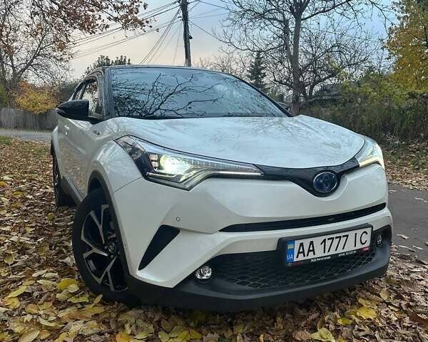 Тойота C-HR 2019 в Киеве на Automoto.ua Белый Тойота C-HR, объемом двигателя 1.8 л и пробегом 79 тыс. км за 25800 $, фото 3 на Automoto.ua