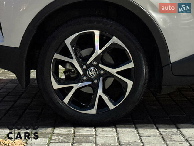 Белый Тойота C-HR, объемом двигателя 2 л и пробегом 46 тыс. км за 22000 $, фото 14 на Automoto.ua