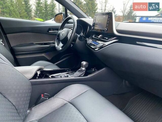 Белый Тойота C-HR, объемом двигателя 1.99 л и пробегом 91 тыс. км за 26350 $, фото 17 на Automoto.ua