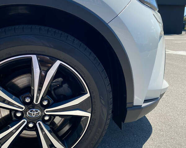 Белый Тойота C-HR, объемом двигателя 1.2 л и пробегом 40 тыс. км за 24900 $, фото 14 на Automoto.ua