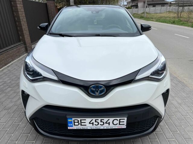 Білий Тойота C-HR, об'ємом двигуна 2 л та пробігом 73 тис. км за 26900 $, фото 4 на Automoto.ua