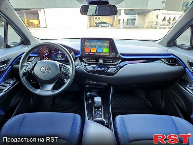 Білий Тойота C-HR, об'ємом двигуна 0 л та пробігом 62 тис. км за 18800 $, фото 6 на Automoto.ua
