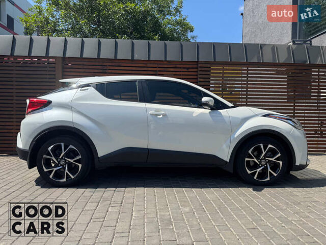Белый Тойота C-HR, объемом двигателя 2 л и пробегом 70 тыс. км за 21400 $, фото 6 на Automoto.ua