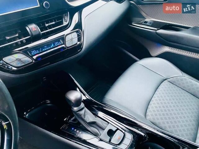 Белый Тойота C-HR, объемом двигателя 1.99 л и пробегом 91 тыс. км за 26350 $, фото 21 на Automoto.ua