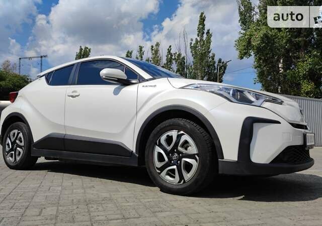 Білий Тойота C-HR, об'ємом двигуна 0 л та пробігом 17 тис. км за 24500 $, фото 5 на Automoto.ua