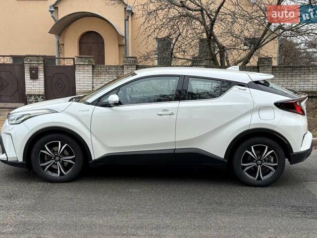 Білий Тойота C-HR, об'ємом двигуна 1.8 л та пробігом 92 тис. км за 26500 $, фото 6 на Automoto.ua