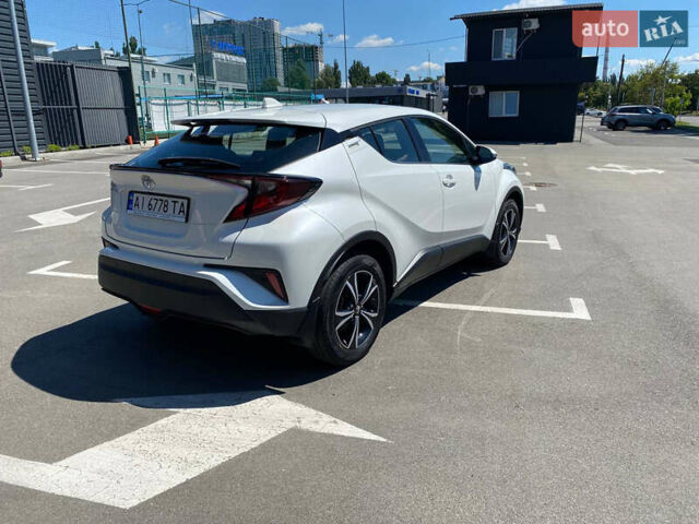 Белый Тойота C-HR, объемом двигателя 1.2 л и пробегом 40 тыс. км за 24900 $, фото 8 на Automoto.ua