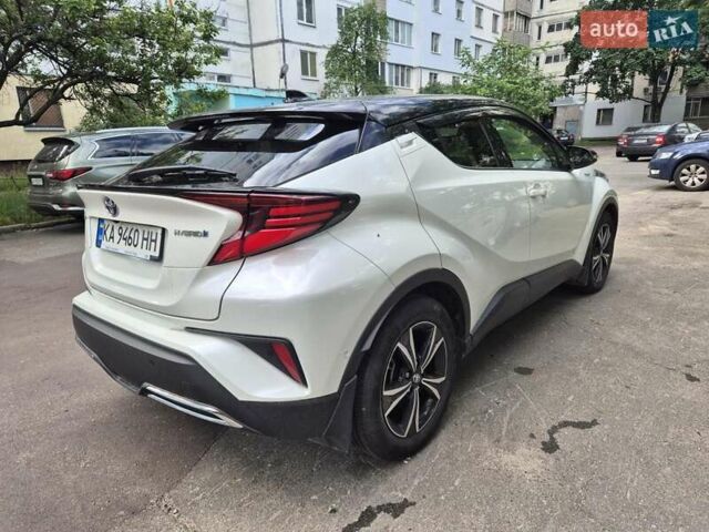 Белый Тойота C-HR, объемом двигателя 1.99 л и пробегом 55 тыс. км за 28400 $, фото 5 на Automoto.ua