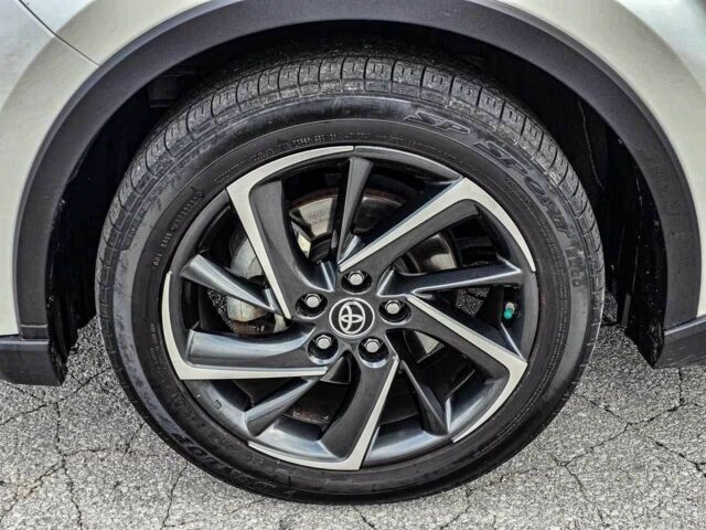 Білий Тойота C-HR, об'ємом двигуна 2 л та пробігом 46 тис. км за 9000 $, фото 10 на Automoto.ua