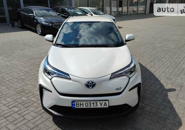 Білий Тойота C-HR, об'ємом двигуна 0 л та пробігом 17 тис. км за 24500 $, фото 4 на Automoto.ua