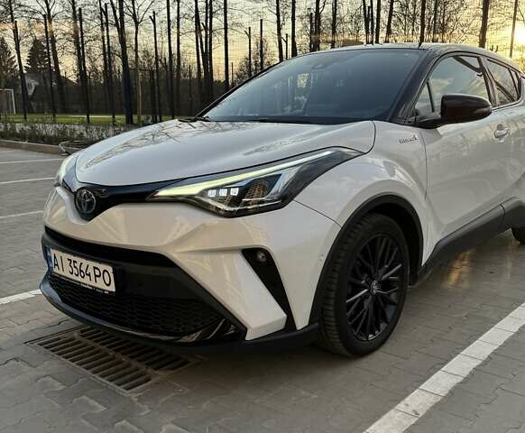 Белый Тойота C-HR, объемом двигателя 1.99 л и пробегом 74 тыс. км за 28500 $, фото 9 на Automoto.ua