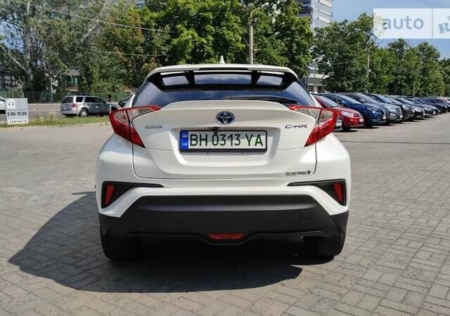 Белый Тойота C-HR, объемом двигателя 0 л и пробегом 17 тыс. км за 24500 $, фото 9 на Automoto.ua