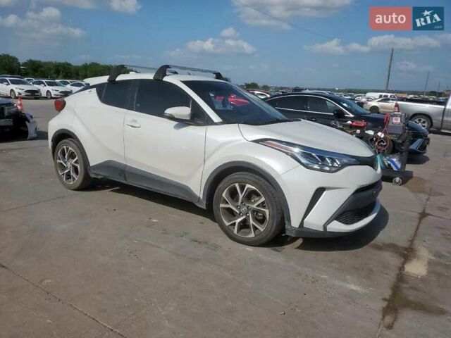 Белый Тойота C-HR, объемом двигателя 2 л и пробегом 100 тыс. км за 5000 $, фото 3 на Automoto.ua