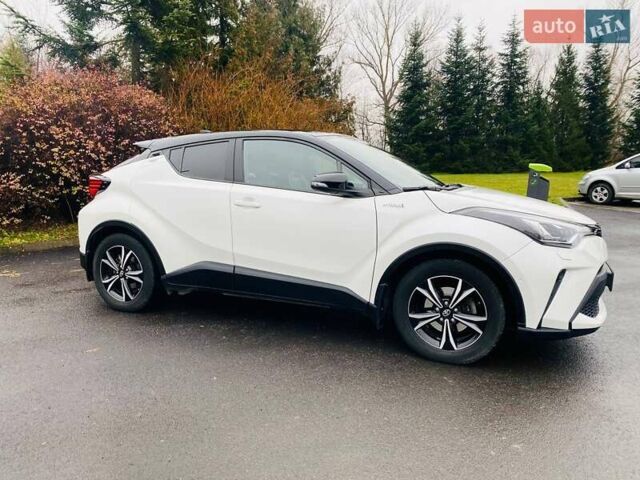 Белый Тойота C-HR, объемом двигателя 1.99 л и пробегом 91 тыс. км за 26350 $, фото 3 на Automoto.ua