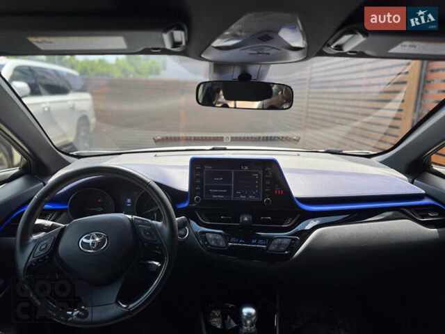 Белый Тойота C-HR, объемом двигателя 2 л и пробегом 70 тыс. км за 21400 $, фото 17 на Automoto.ua