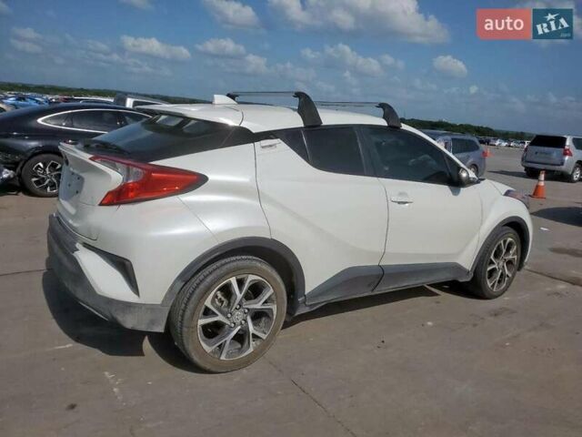 Белый Тойота C-HR, объемом двигателя 2 л и пробегом 100 тыс. км за 5000 $, фото 2 на Automoto.ua