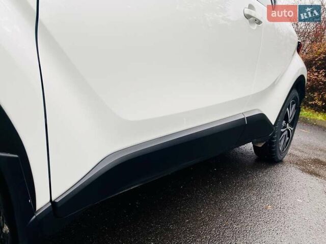 Белый Тойота C-HR, объемом двигателя 1.99 л и пробегом 91 тыс. км за 26350 $, фото 12 на Automoto.ua