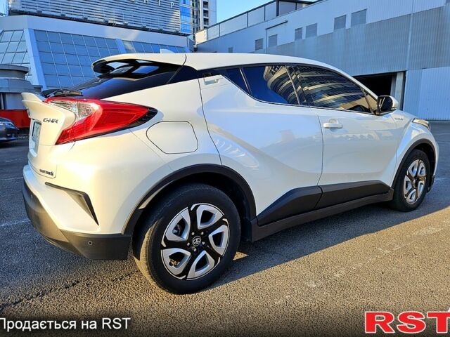 Білий Тойота C-HR, об'ємом двигуна 0 л та пробігом 62 тис. км за 18800 $, фото 1 на Automoto.ua