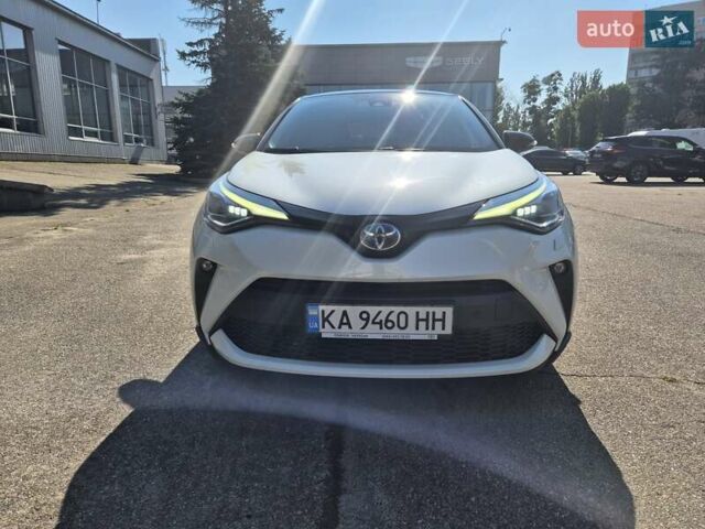 Белый Тойота C-HR, объемом двигателя 1.99 л и пробегом 52 тыс. км за 29400 $, фото 12 на Automoto.ua