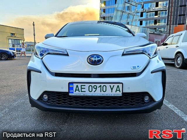 Білий Тойота C-HR, об'ємом двигуна 0 л та пробігом 62 тис. км за 18800 $, фото 2 на Automoto.ua