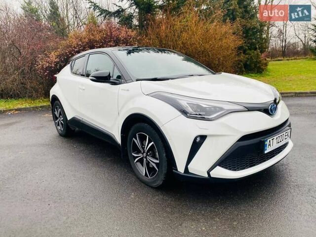 Белый Тойота C-HR, объемом двигателя 1.99 л и пробегом 91 тыс. км за 26350 $, фото 1 на Automoto.ua