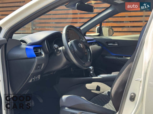 Белый Тойота C-HR, объемом двигателя 2 л и пробегом 70 тыс. км за 21400 $, фото 13 на Automoto.ua