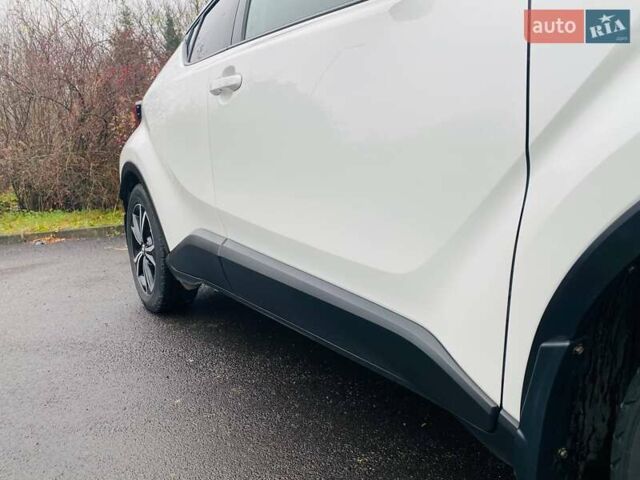 Белый Тойота C-HR, объемом двигателя 1.99 л и пробегом 91 тыс. км за 26350 $, фото 15 на Automoto.ua