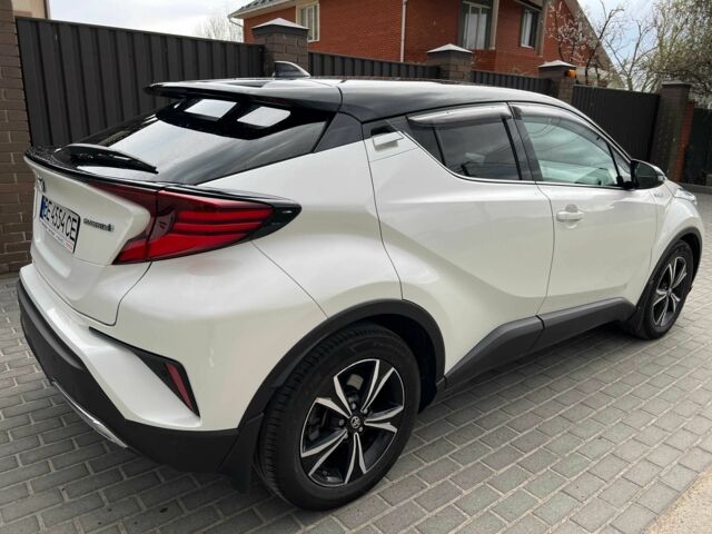 Білий Тойота C-HR, об'ємом двигуна 2 л та пробігом 73 тис. км за 26900 $, фото 8 на Automoto.ua