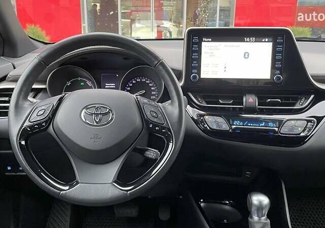 Белый Тойота C-HR, объемом двигателя 1.99 л и пробегом 64 тыс. км за 27507 $, фото 4 на Automoto.ua