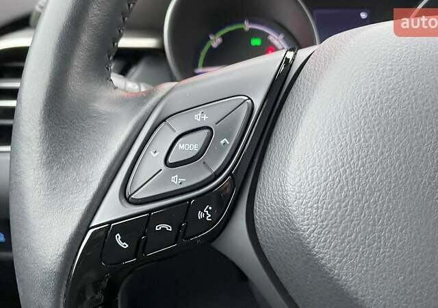 Белый Тойота C-HR, объемом двигателя 1.99 л и пробегом 64 тыс. км за 27507 $, фото 12 на Automoto.ua