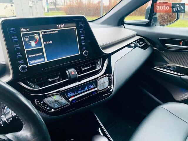 Белый Тойота C-HR, объемом двигателя 1.99 л и пробегом 91 тыс. км за 26350 $, фото 22 на Automoto.ua