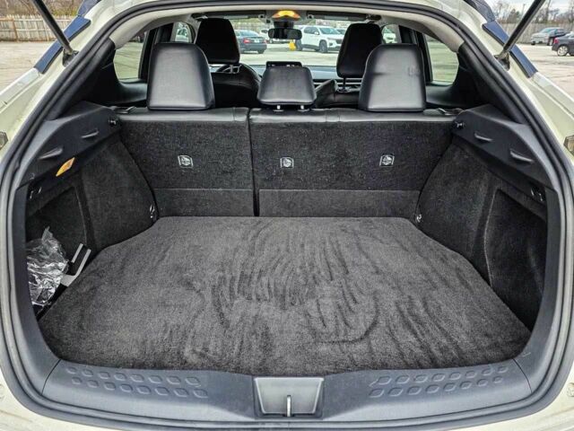 Білий Тойота C-HR, об'ємом двигуна 2 л та пробігом 46 тис. км за 9000 $, фото 9 на Automoto.ua