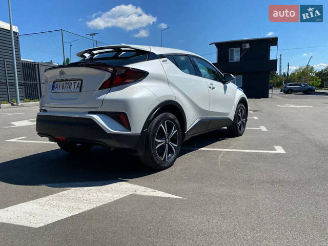 Белый Тойота C-HR, объемом двигателя 1.2 л и пробегом 40 тыс. км за 24900 $, фото 5 на Automoto.ua