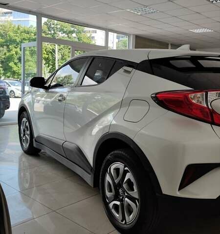 Білий Тойота C-HR, об'ємом двигуна 0 л та пробігом 17 тис. км за 24500 $, фото 19 на Automoto.ua