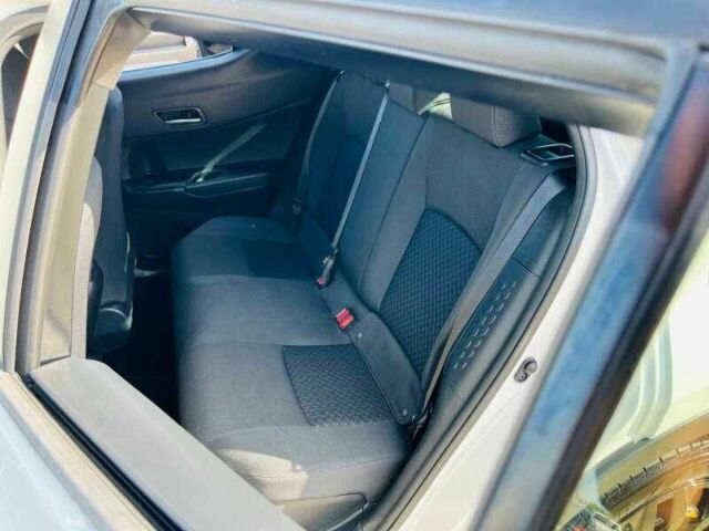 Белый Тойота C-HR, объемом двигателя 2 л и пробегом 23 тыс. км за 6300 $, фото 12 на Automoto.ua