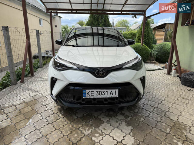 Белый Тойота C-HR, объемом двигателя 1.99 л и пробегом 135 тыс. км за 26900 $, фото 16 на Automoto.ua