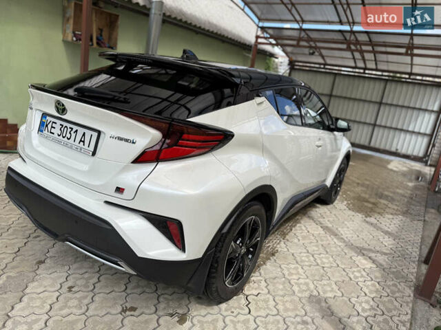 Белый Тойота C-HR, объемом двигателя 1.99 л и пробегом 135 тыс. км за 26900 $, фото 10 на Automoto.ua