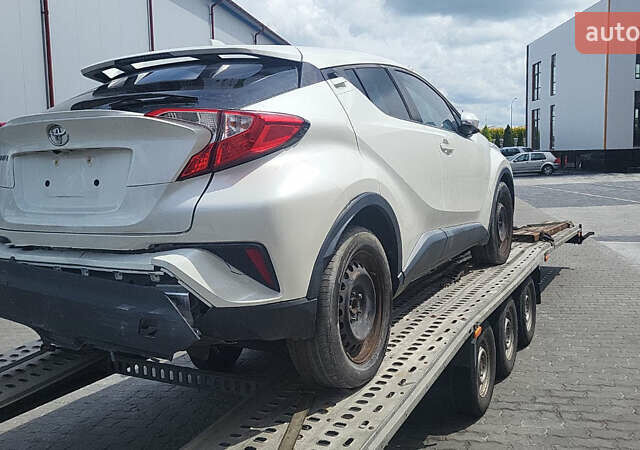 Білий Тойота C-HR, об'ємом двигуна 1.99 л та пробігом 28 тис. км за 24000 $, фото 16 на Automoto.ua