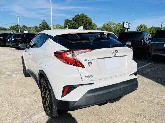 Белый Тойота C-HR, объемом двигателя 2 л и пробегом 23 тыс. км за 6300 $, фото 1 на Automoto.ua
